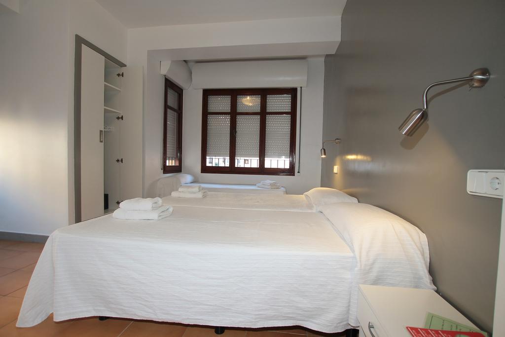 Hostal Ripoll Ibiza Exterior photo
